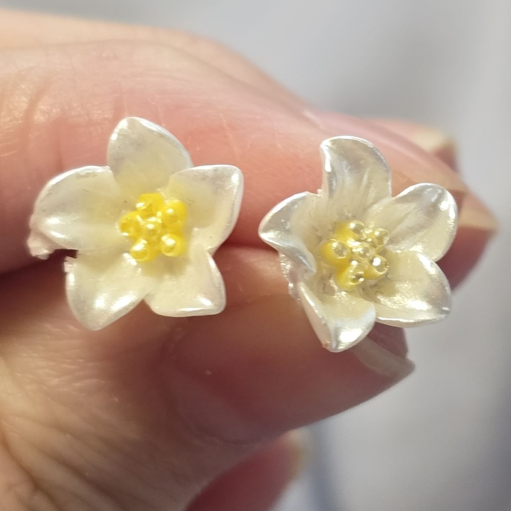 Elegant Floral Silver and Yellow Earrings